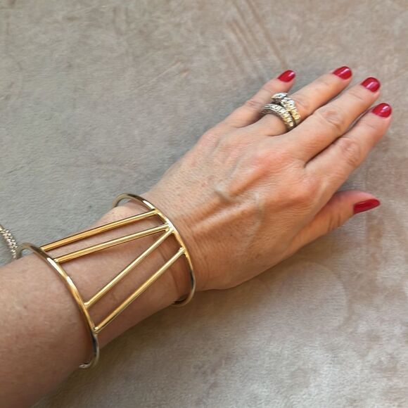 2pc Goldtone Costume Jewelry Set Bracelet and choker with rhinestones EUC - Picture 5 of 5